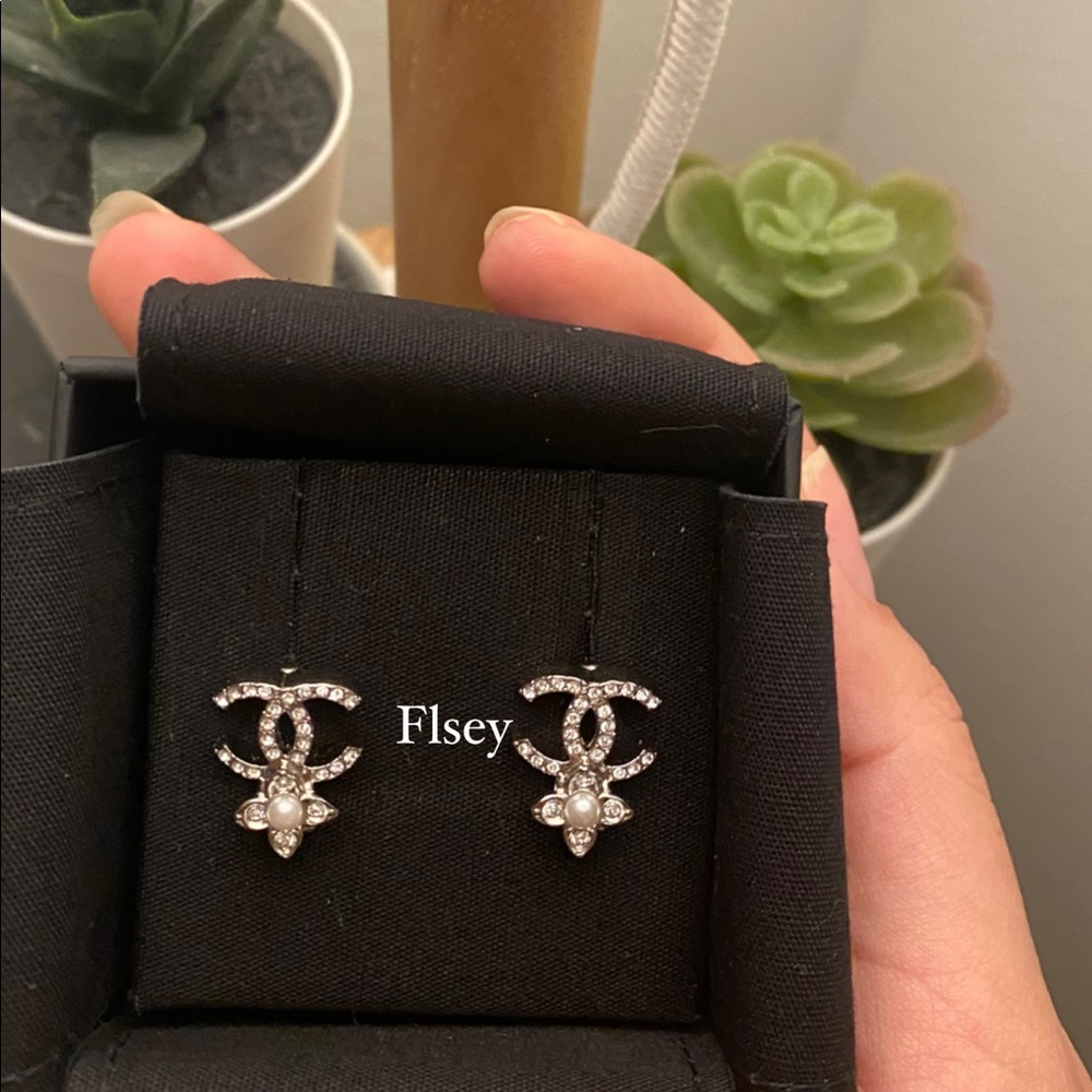 RARE CHANEL 22P dainty earrings with mini magnolia